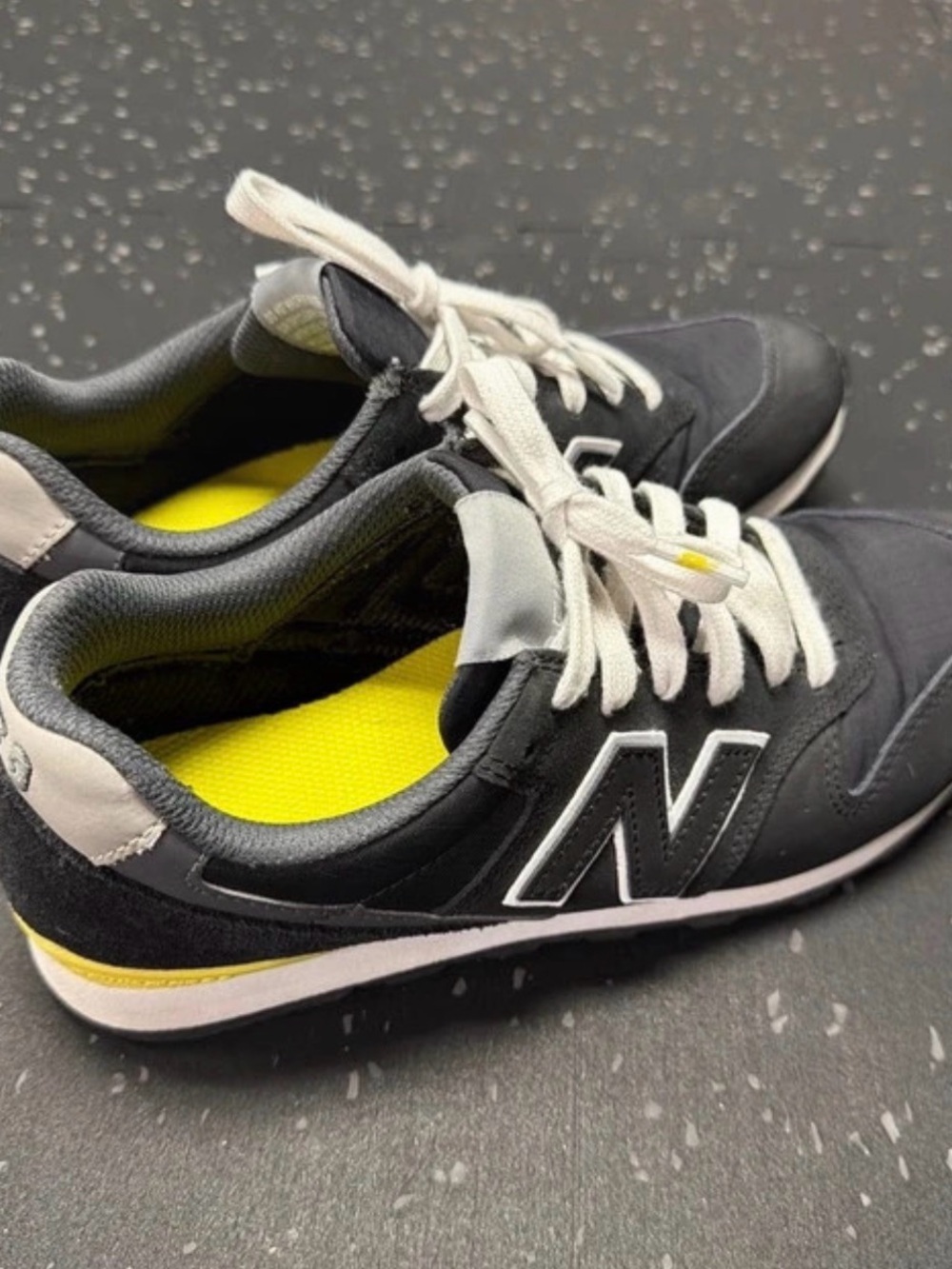 New Balance Men’s Black & Gray Sneakers with Yellow Insole